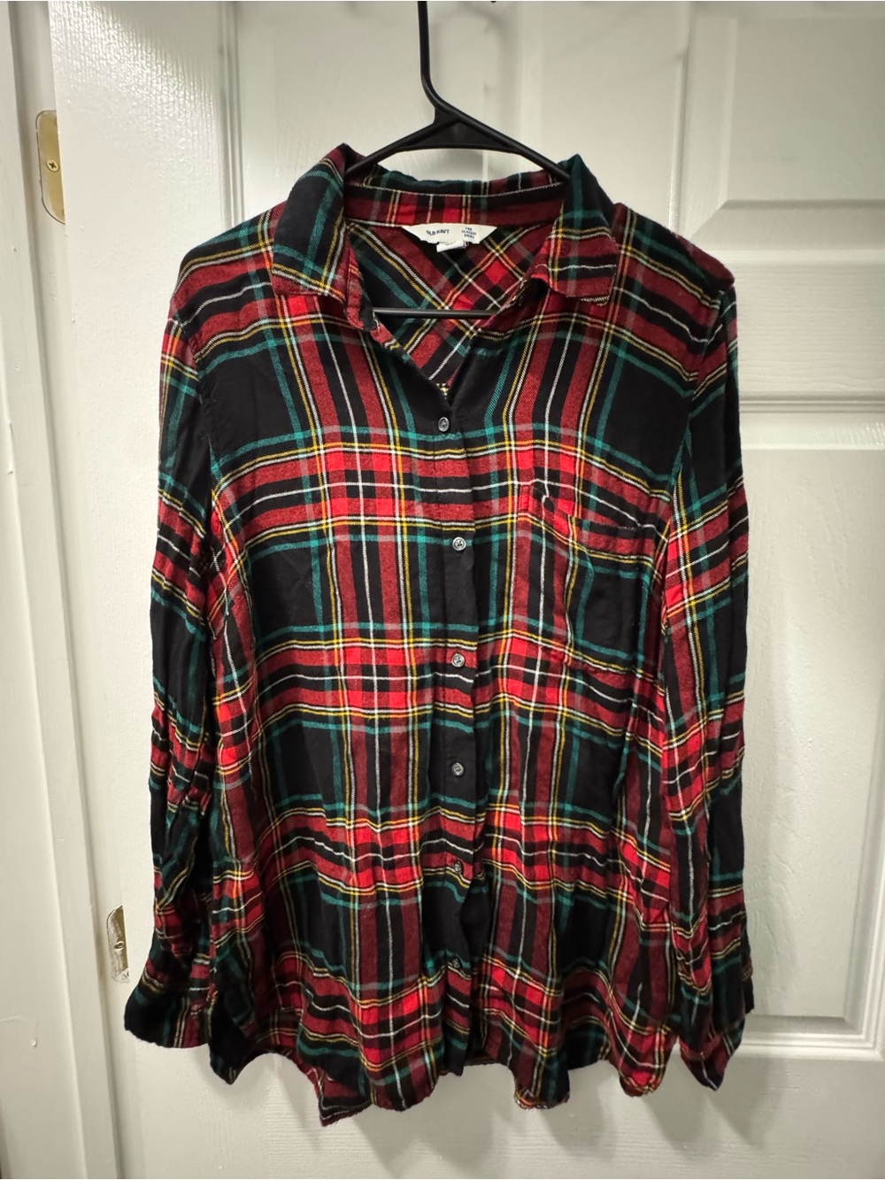 Old Navy The Classic Shirt Plaid Button Down in Black & Red Size Medium